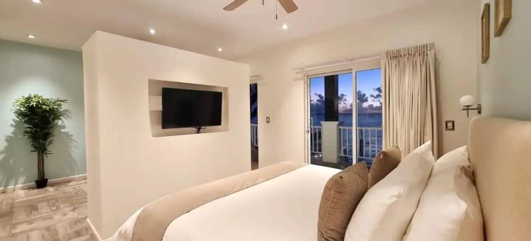 巴托洛梅海景套房(Bartolome Oceanfront Suites)图片