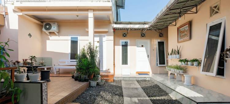 OYO 93976 马鲁库旅馆(OYO 93976 Maluku Guest House)图片