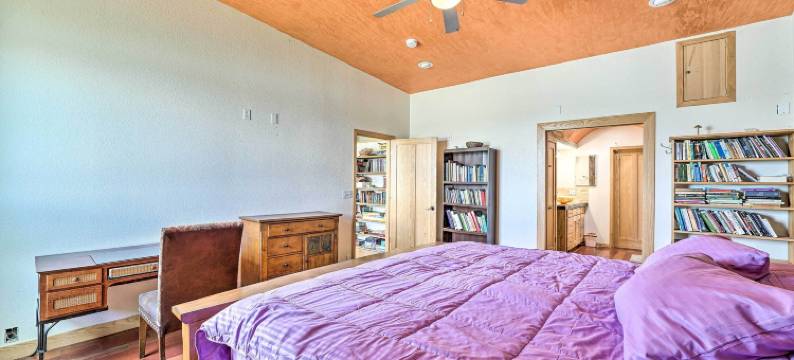 湖边乡村家园 w/ 滑水梯 & 蹦床！(Lakefront Country Home w/ Waterslide & Trampoline!)图片