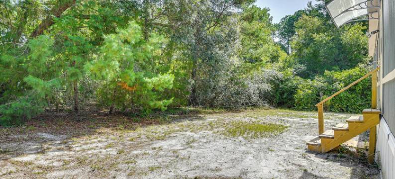 新月城之家配有木炭烧烤架：靠近三个湖泊(Crescent City Home w/ Charcoal Grill: Near 3 Lakes)图片