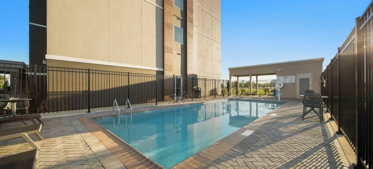 萨尔弗温德姆拉昆塔套房酒店(La Quinta Inn & Suites by Wyndham Sulphur (Lake Charles))图片