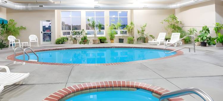 圣迭戈-市中心-会议中心戴斯酒店(Days Inn by Wyndham San Diego/Downtown/Convention Center)图片