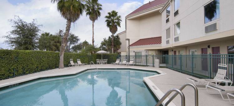 西棕榈沙滩红顶PLUS酒店(Red Roof Plus+ West Palm Beach)图片