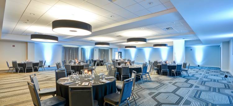 希尔顿安泊酒店-夏洛特(Embassy Suites by Hilton Charlotte)图片