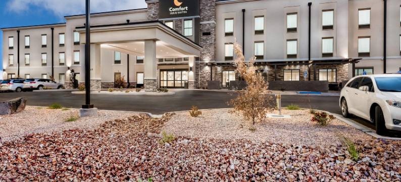 锡安公园区舒适套房酒店(Comfort Inn & Suites Zion Park Area)图片