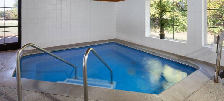 道格拉斯/梢加塔克温德姆美吟温德姆酒店(AmericInn by Wyndham Douglas/Saugatuck)图片