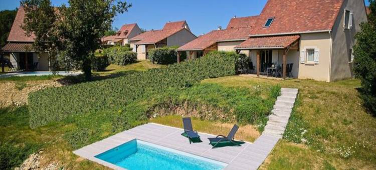 Villa in Quiet Area with Private Pool图片