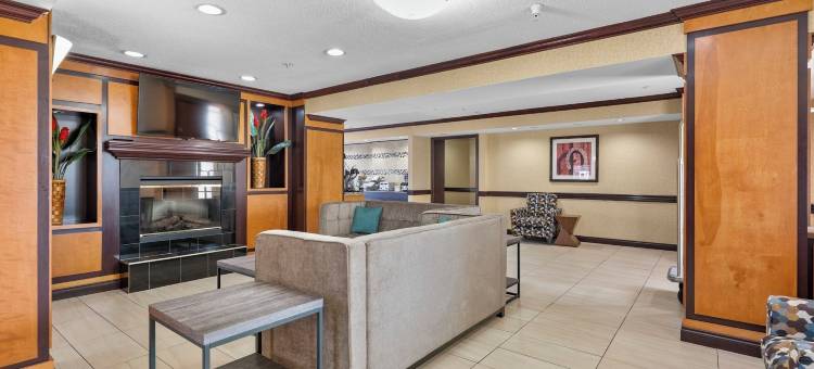 底特律地区麦迪逊高地美吟酒店(Baymont by Wyndham Madison Heights Detroit Area)图片