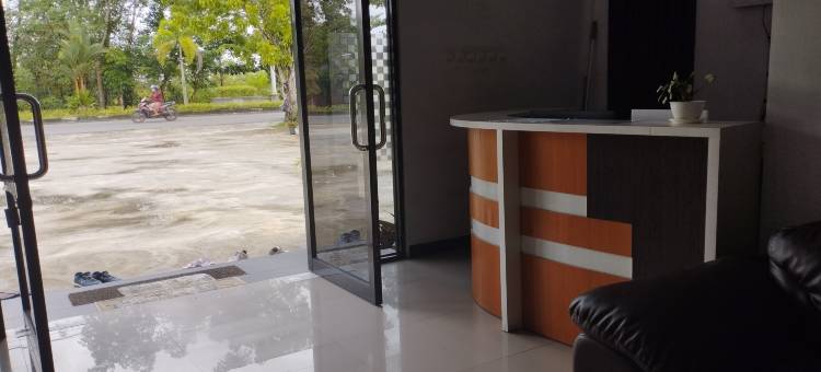 Hotel O 卡鲁尼亚旅馆靠近卡廷甘瓜拉区选举委员会秘书处办公室(Hotel O Losmen Karunia Katingan Near Kantor Sekretariat Ppk Katingan Kuala)图片