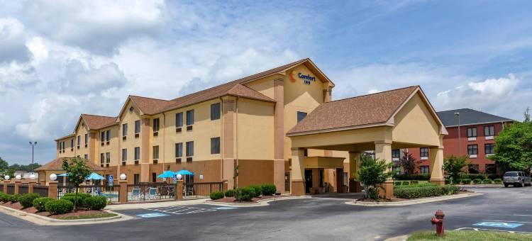 加纳克莱顿I-40舒适酒店(Comfort Inn Garner Clayton I-40)图片