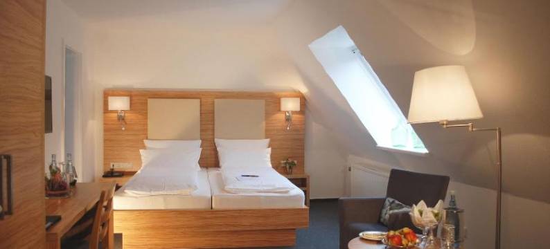 阿尔特瓦尔堡酒店(Alt Warburg)图片