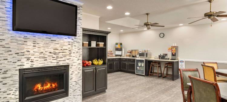 亨德森-牛津呗盟套房酒店(Baymont by Wyndham Henderson Oxford)图片