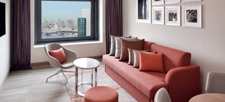 迪拜节日城假日套房酒店(Holiday Inn & Suites Dubai Festival City)图片