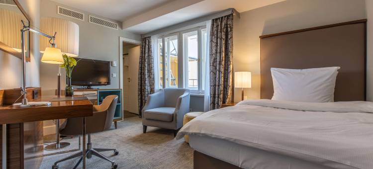 施瓦泽博克丽笙酒店(Radisson Blu Schwarzer Bock Hotel Wiesbaden)图片