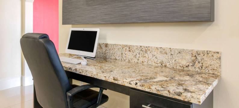 威洛布鲁克伊克诺套房酒店(Econo Lodge Inn & Suites Houston Willowbrook)图片