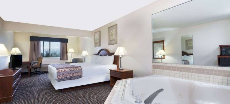 哥伦布/里肯巴克温德姆呗盟酒店(Baymont by Wyndham Columbus/Rickenbacker)图片