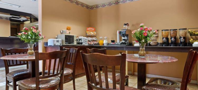 克拉克斯维尔麦客达温德姆酒店(Microtel Inn & Suites by Wyndham Clarksville)图片