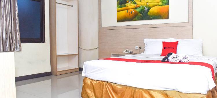 红多兹Plus酒店-近苏丹哈桑丁机场(RedDoorz Plus Near Sultan Hasanuddin Airport)图片