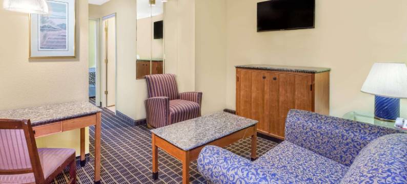 Days Inn & Suites by Wyndham Kalamazoo图片