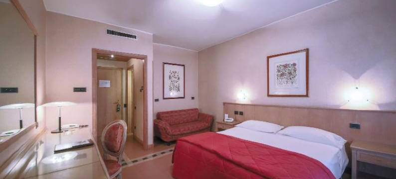 莫妮卡费奥拉酒店(Monica Hotel Fiera)图片