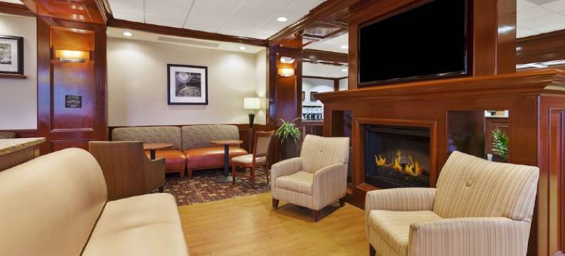 底特律绍斯盖特欢朋酒店(Hampton Inn Detroit/Southgate)图片