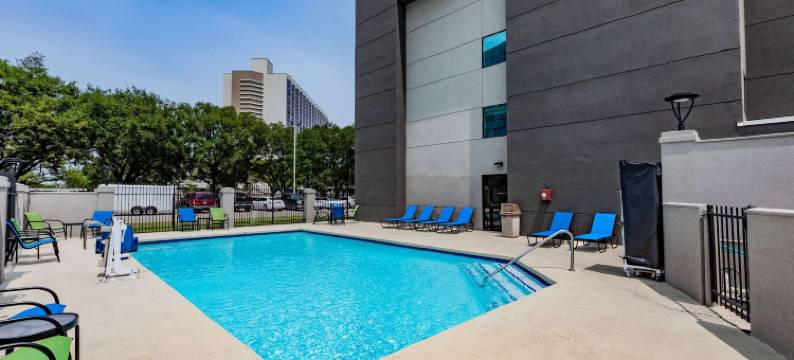 休斯顿西南拉昆塔温德姆套房酒店(La Quinta Inn & Suites by Wyndham Houston Southwest)图片