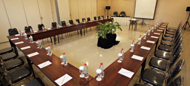 泗水朝晚酒店-古农萨里(Nite & Day Surabaya - Gunungsari)图片