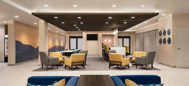 克洛维斯拉昆塔温德姆套房酒店(La Quinta Inn & Suites by Wyndham Clovis CA)图片