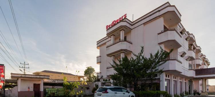 红多兹酒店-近西兰吉特国际机场(RedDoorz Near Silangit International Airport)图片