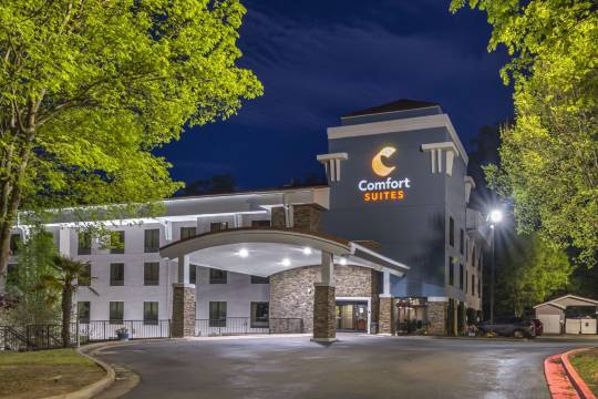 舒适套房酒店-肯纳瑟州立大学(Comfort Suites at Kennesaw State University)