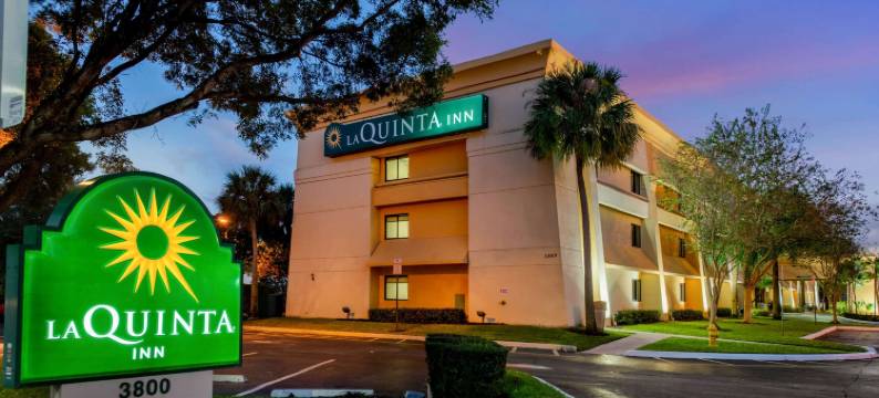 劳德代尔堡塔玛拉克东拉昆塔温德姆酒店(La Quinta Inn by Wyndham Ft. Lauderdale Tamarac East)图片