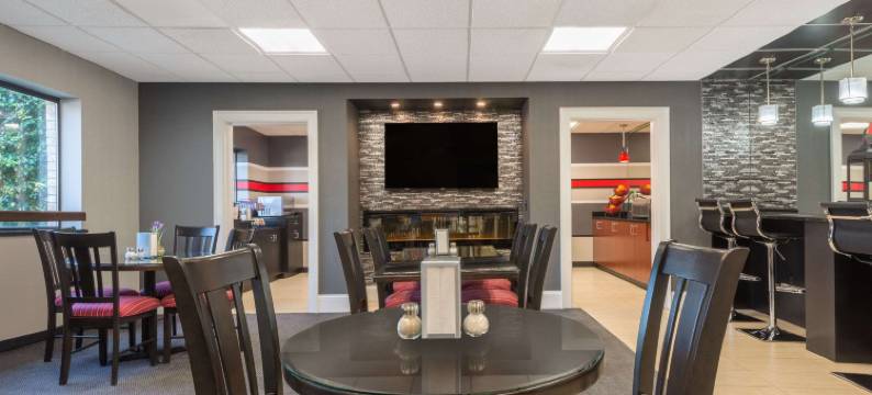 温德姆卡特利茨堡/阿什兰华美达酒店(Ramada by Wyndham Catlettsburg/Ashland)图片