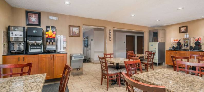 罗切斯特北梅奥诊所麦客达温德姆酒店(Microtel Inn & Suites by Wyndham Rochester North Mayo Clinic)图片