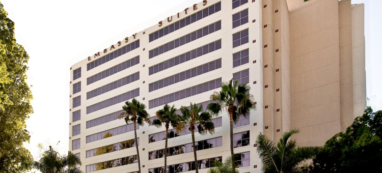 圣迭戈拉霍亚希尔顿安泊酒店(Embassy Suites by Hilton San Diego La Jolla)图片