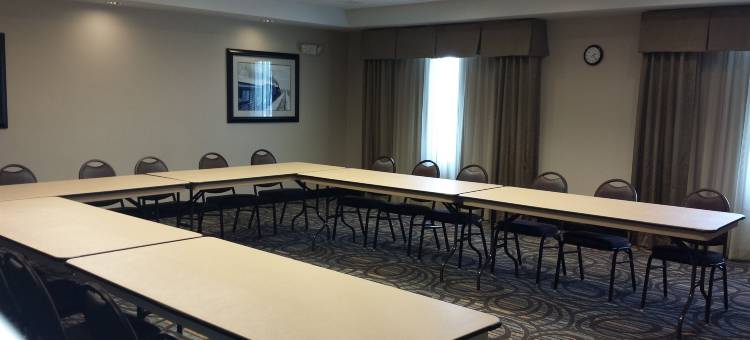 恩波里亚西北智选假日酒店及套房(Holiday Inn Express & Suites Emporia Northwest)图片