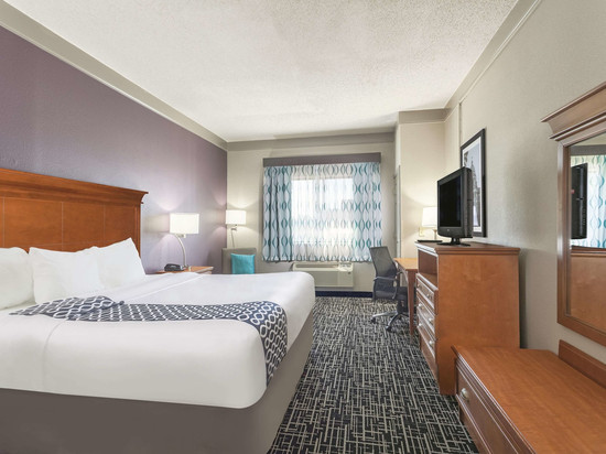 杰克逊机场拉昆塔温德姆套房酒店