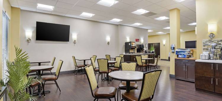 桑堡贝斯特韦斯特优质套房酒店(Best Western Plus Thornburg Inn  Suites)图片