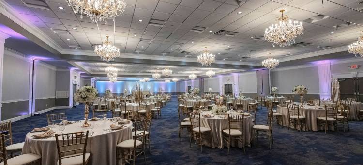 乔利埃特凯隆酒店及会议中心(Clarion Hotel & Convention Center Joliet)图片