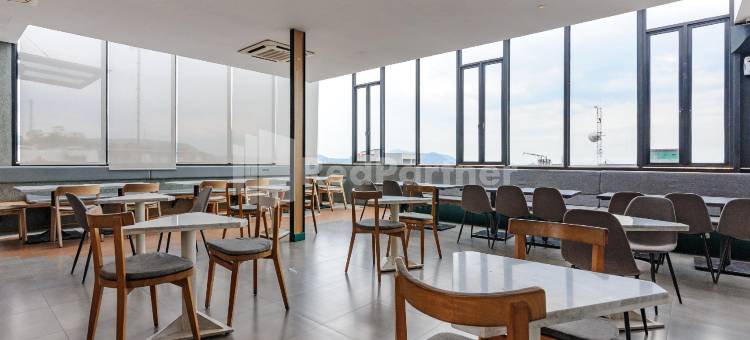 位于城市中心的1卧室公寓-100平方米|带1个独立浴室(Ketje Luxury Capsule Mitra RedDoorz)图片