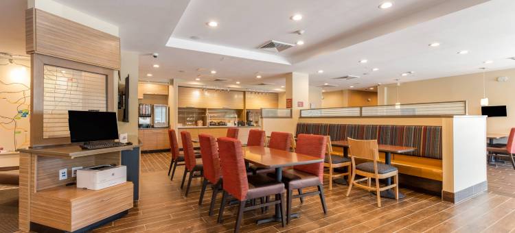格林斯伯勒体育馆区万豪TownePlace Suites酒店(TownePlace Suites Greensboro Coliseum Area)图片