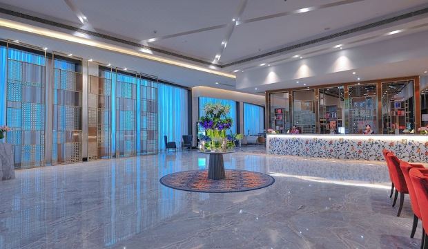 Taj Agra Hotel Overview