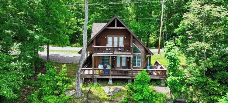 Lakefront with Incredible Views! Pet Friendly & Hot Tub Overlooking the Lake!图片