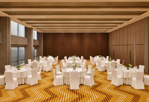 Aloft New Delhi AerocityHotel Overview