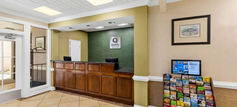 费耶特维尔品质酒店-靠近历史悠久的市中心广场(Quality Inn Fayetteville Near Historic Downtown Square)图片