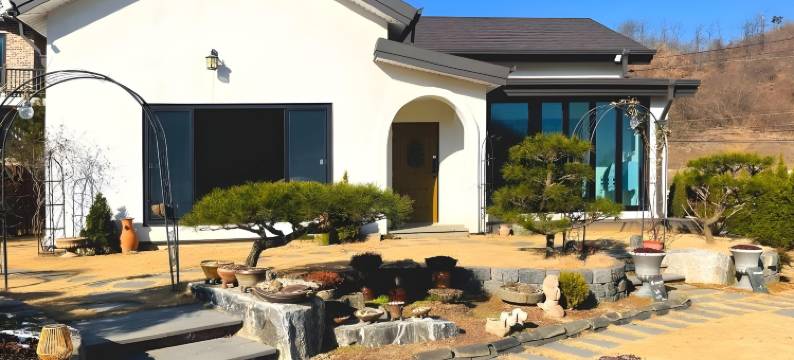 Sarah's Small Garden图片