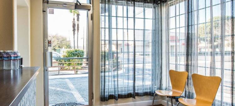 汉福德市中心罗德威酒店(Rodeway Inn Downtown Hanford)图片