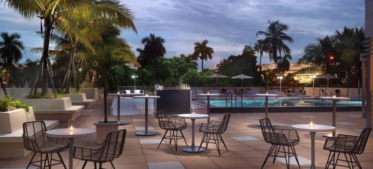 迈阿密科科纳特格罗夫万怡酒店(Courtyard by Marriott Miami Coconut Grove)图片