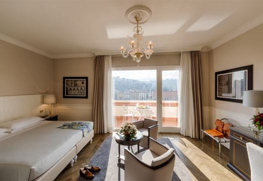 Plaza Hotel Lucchesi Hotel Overview