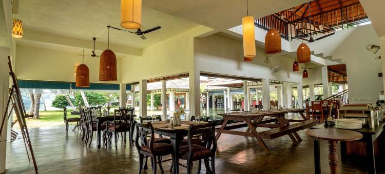 克兰加诺历史咖啡馆酒店(Cranganor History Café & Riverside Château)图片