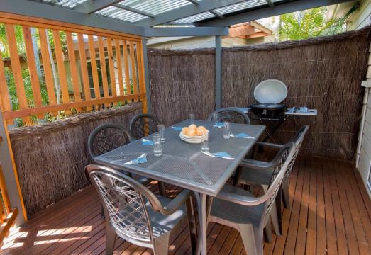 The Palms at Avoca Hotel Overview